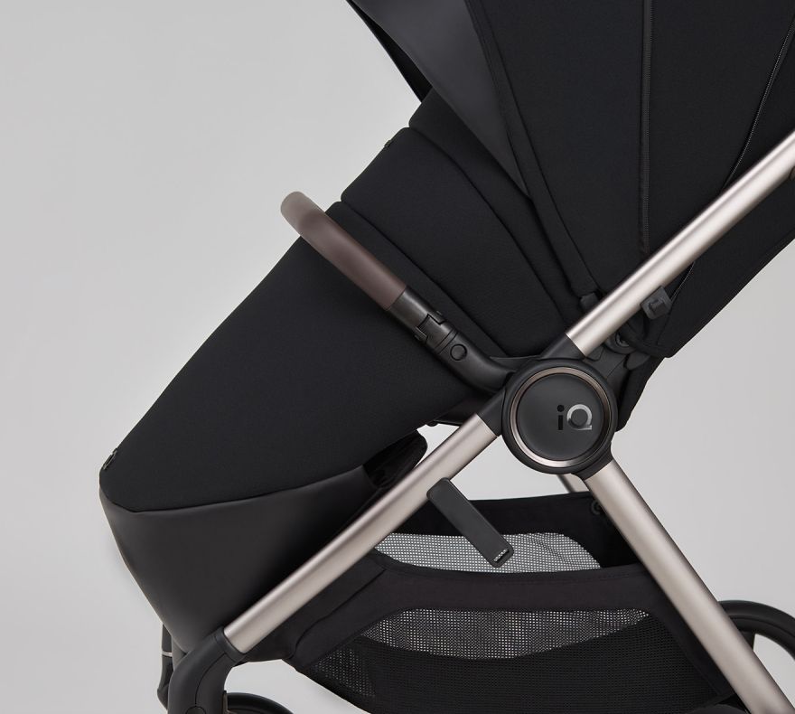 IQ foot cover for seat unit