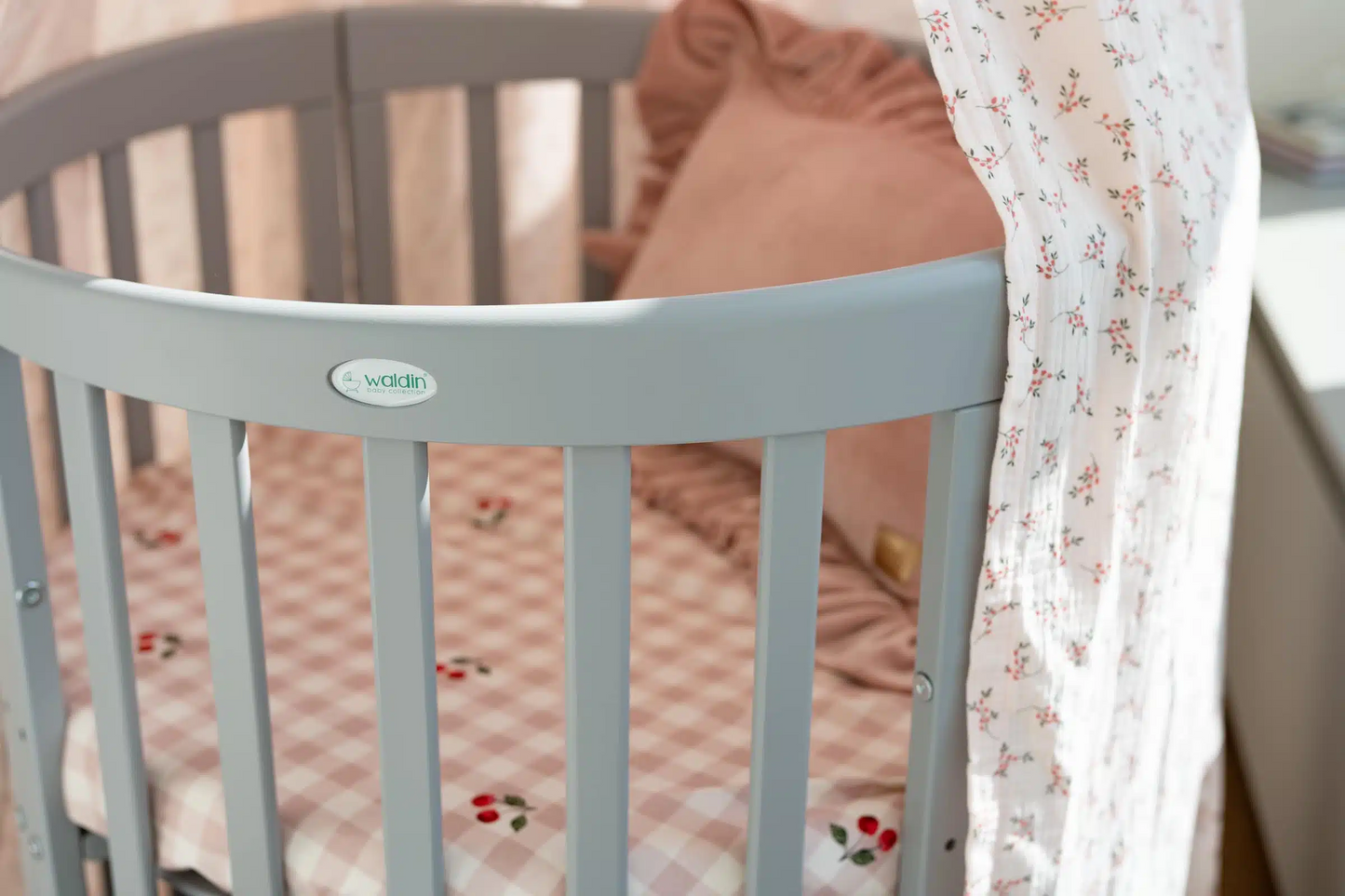 OVALES BABYBETT 7-IN-1 - WALDIN GRAU