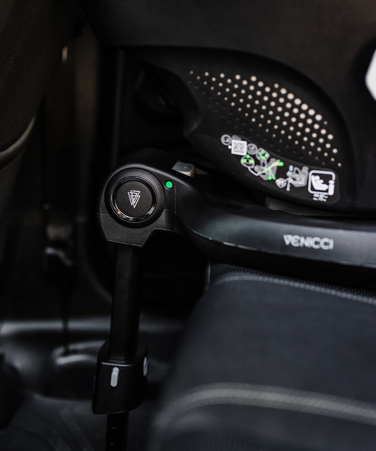 VENICCI CLARO „ALMOND“ - 4-in-1 Kinderwagen + 360Grad ISOFIX STATION