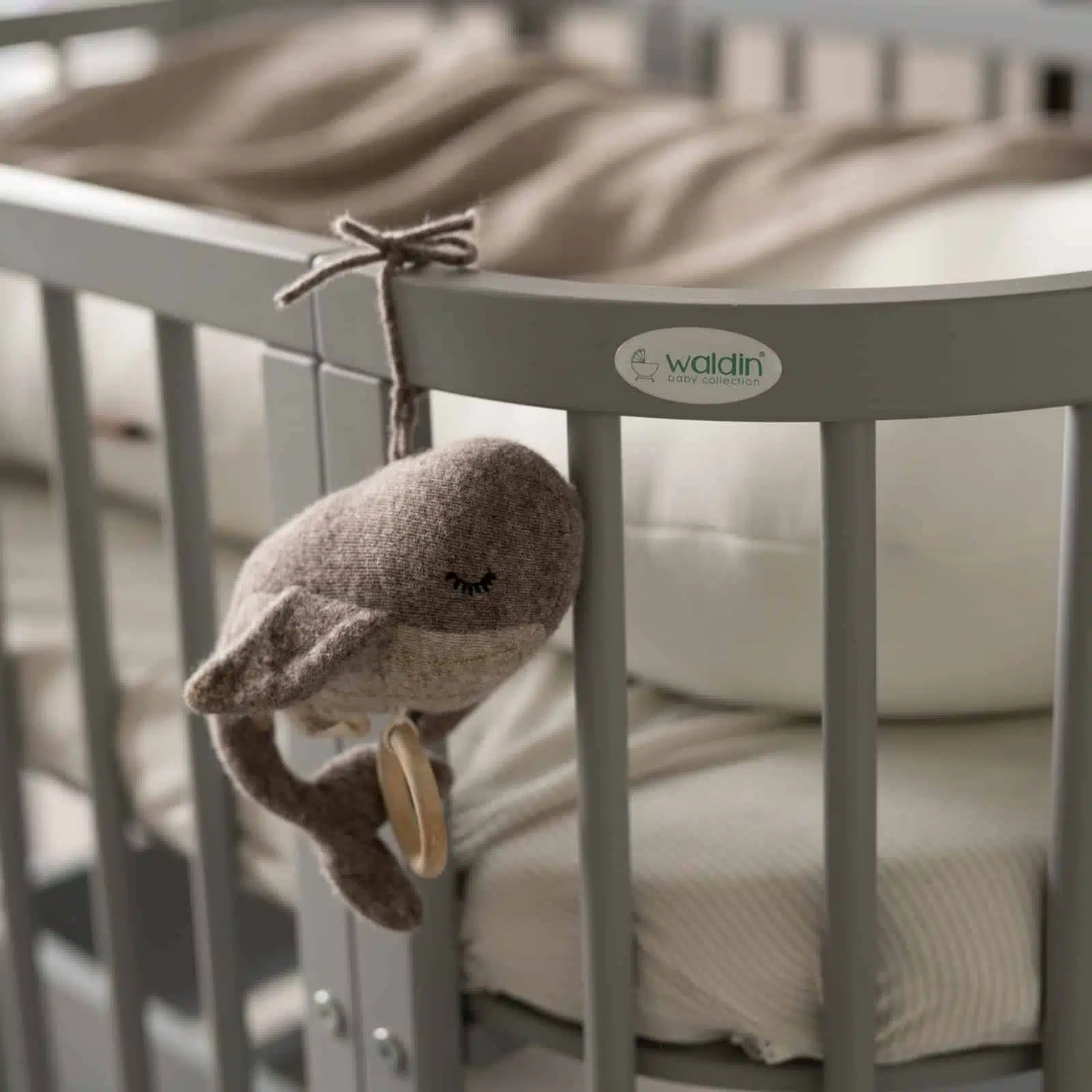 QUADRATISCHES BABYBETT - WALDIN GRAU