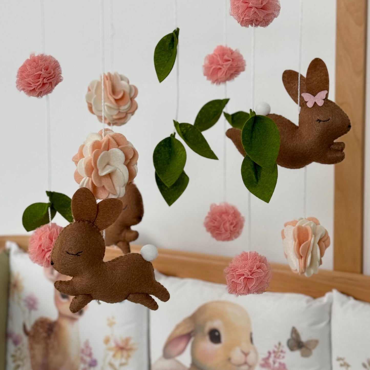 Mobilnummer 5 „Hasen in Blumen“