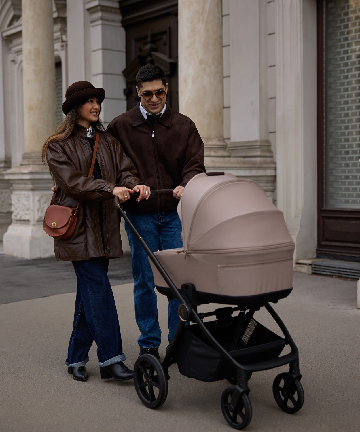 VENICCI CLARO „ALMOND“ - 3-in-1 Kinderwagen + TIAGO AUTOSITZ