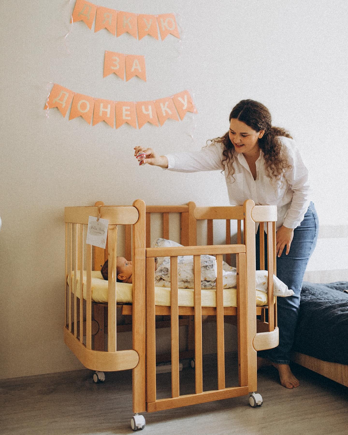 NIKA 5-in-1-Babybett, Farbe Grau