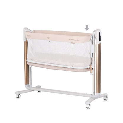 ELEKTRISCHES BEISTELLBETT / WIEGE MIT ABSENKBARER SEITE „ULTIMA“ – BEIGE