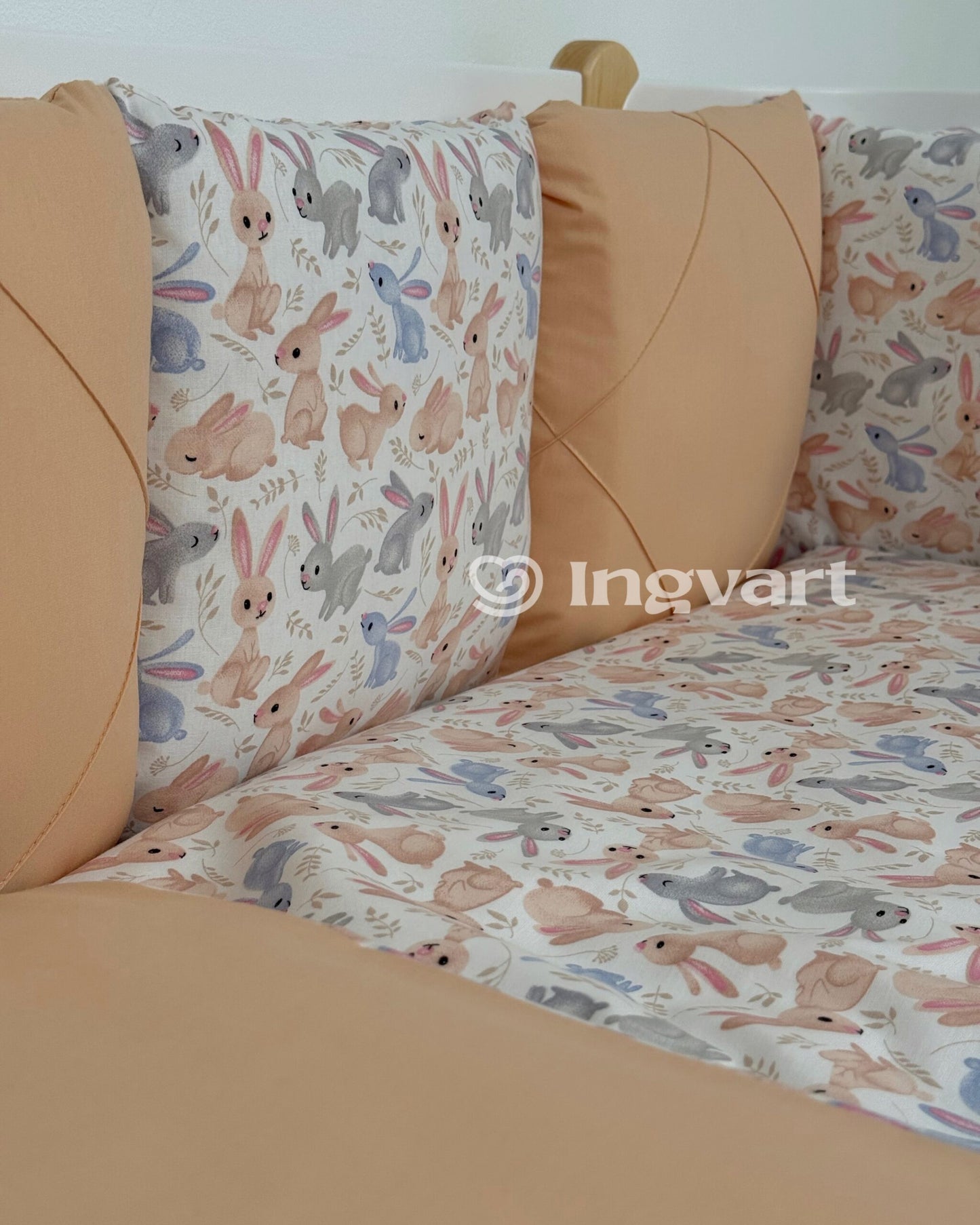 Bettwäsche-Set „Kleine Häschen – Pfirsich, Blau und Grau“