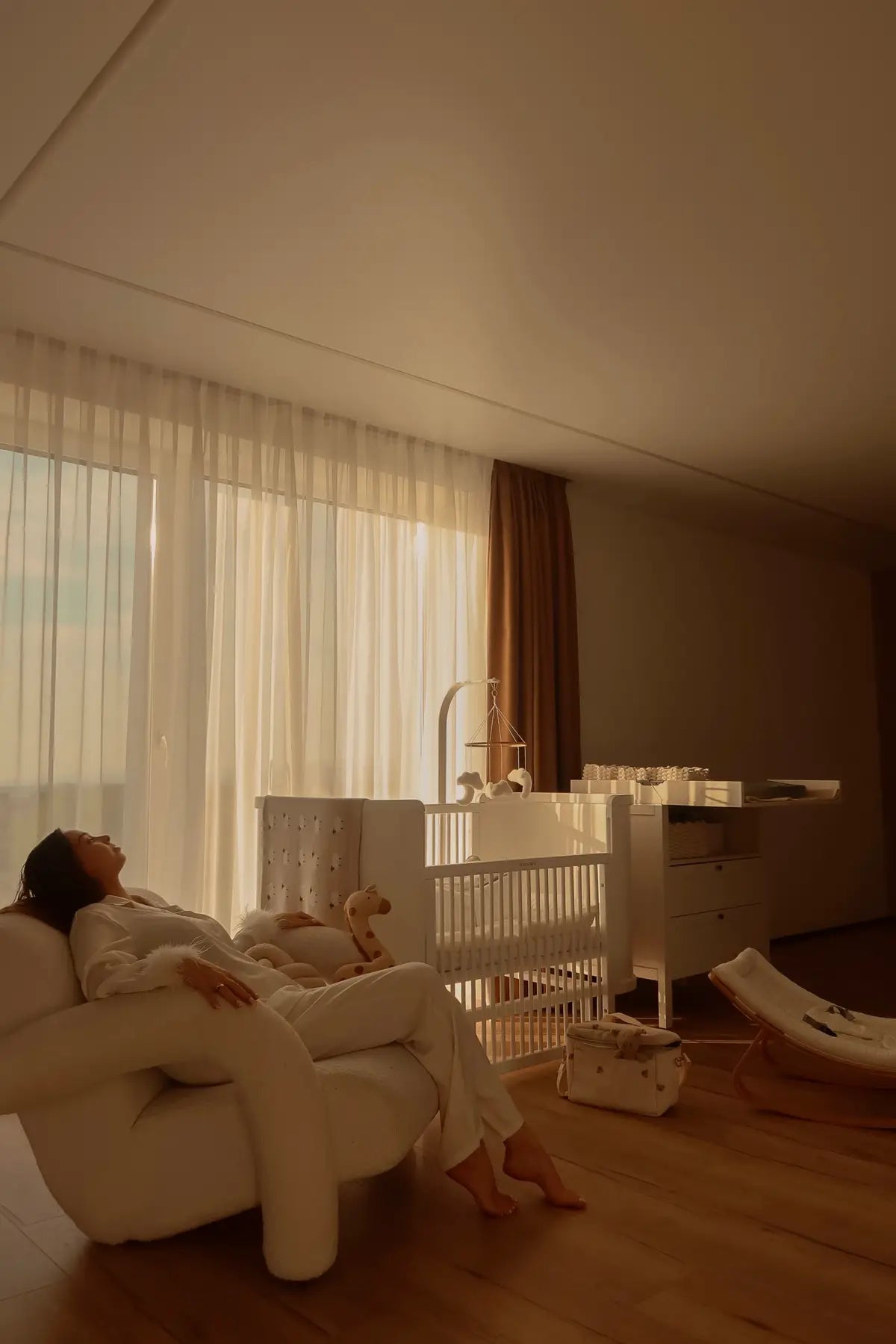 Boho Slim Schlafsofa mit verschiebbarer Wand