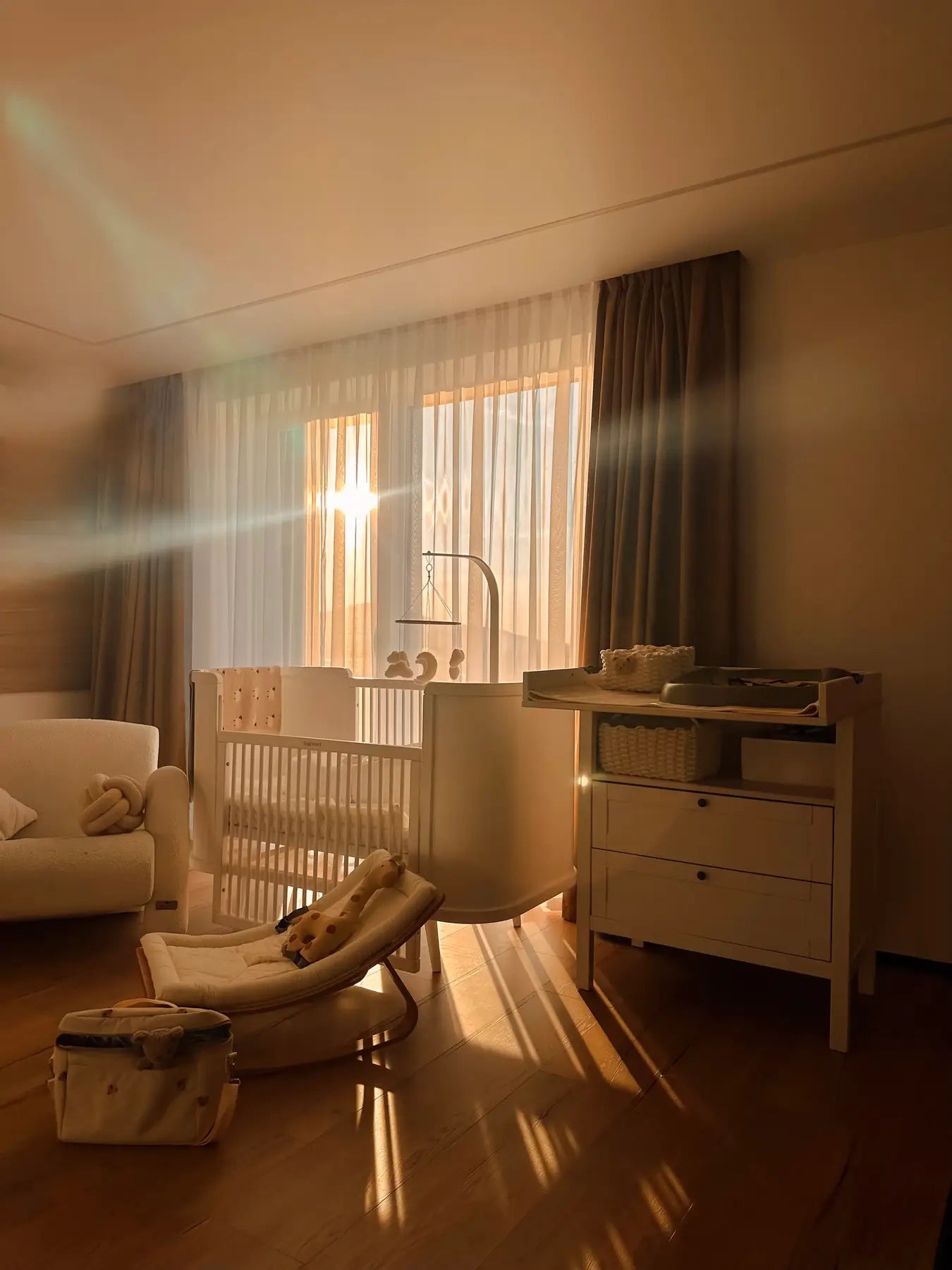 Boho Slim Schlafsofa mit verschiebbarer Wand