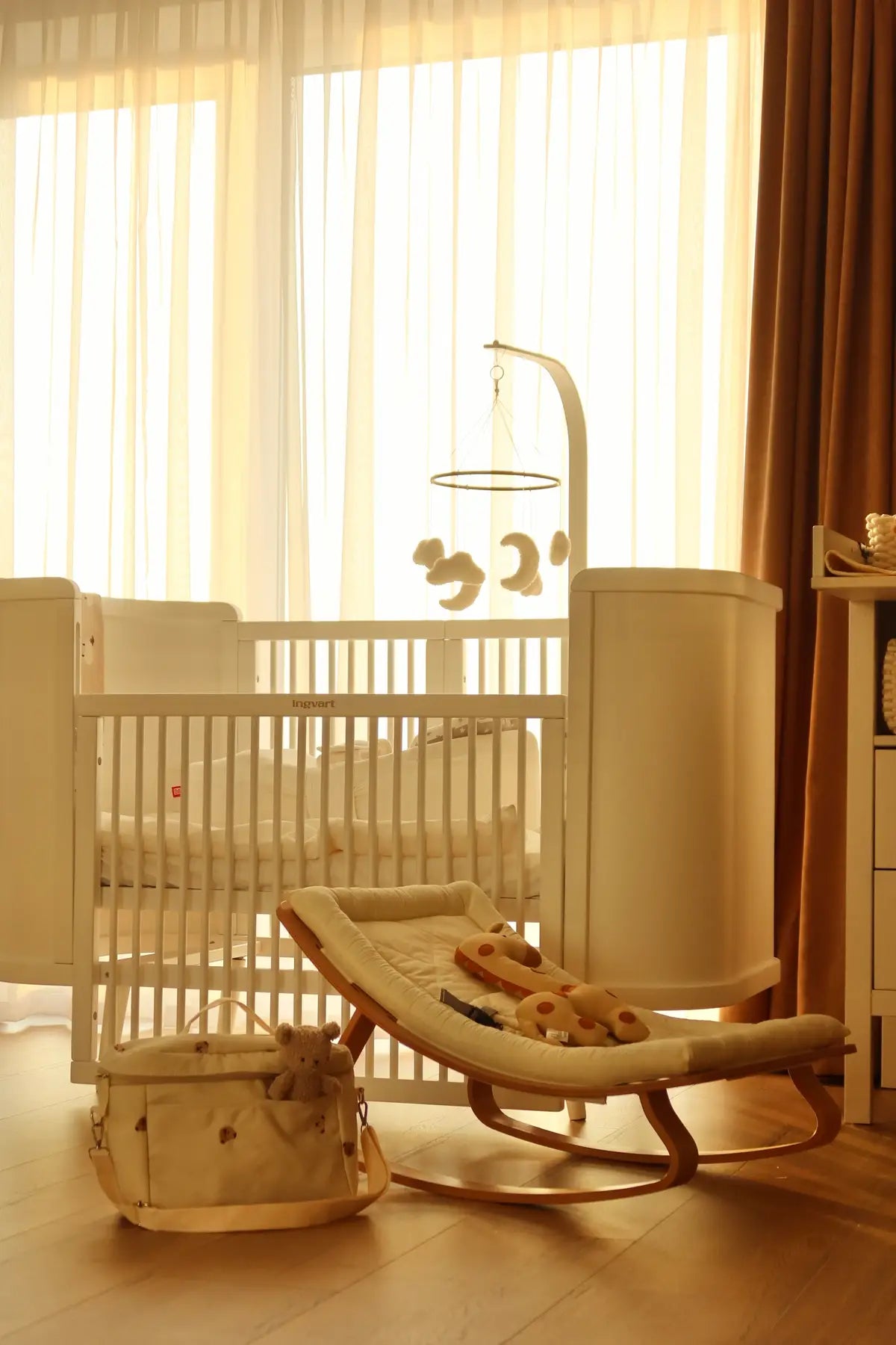 Boho Slim Schlafsofa mit verschiebbarer Wand