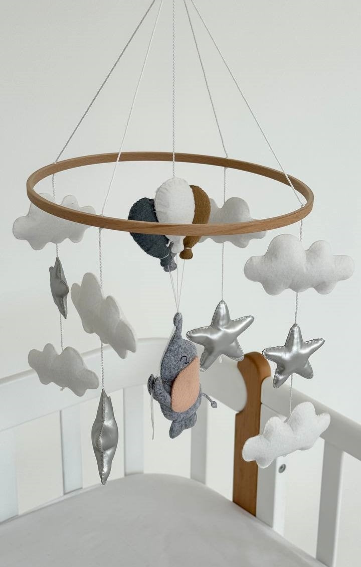 Handynummer 1 „Graues Elefantenbaby mit Hoden“