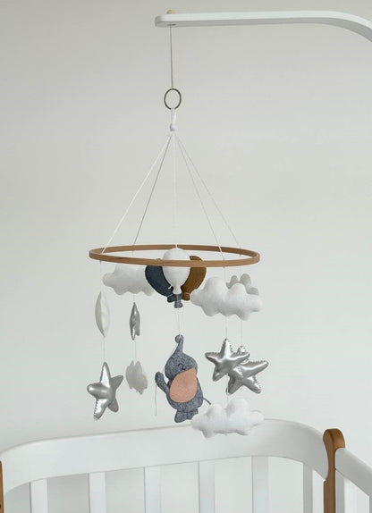 Handynummer 1 „Graues Elefantenbaby mit Hoden“