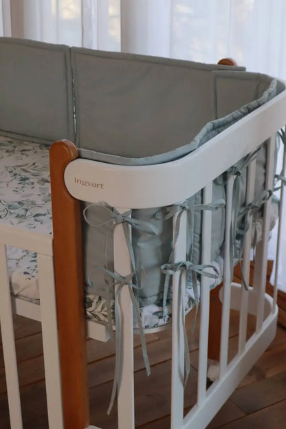 Klassischer Flachplatinentransformator auf 4 Seiten