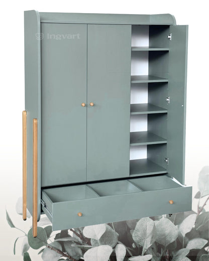 Nika 3-türiger Kleiderschrank, Eukalyptusfarbe