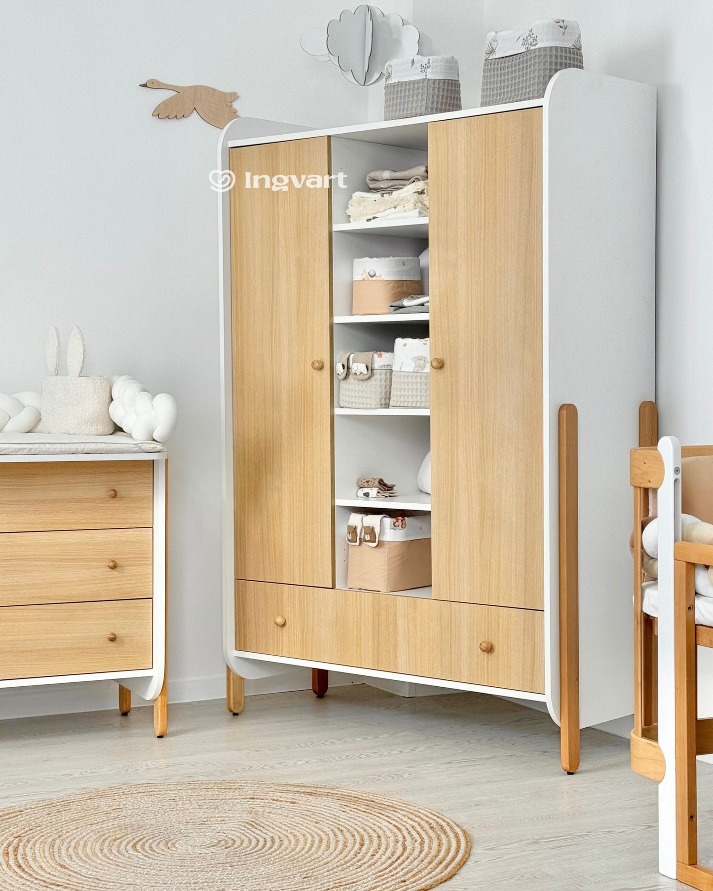 Nika 3-türiger Kleiderschrank, weiß-naturfarben