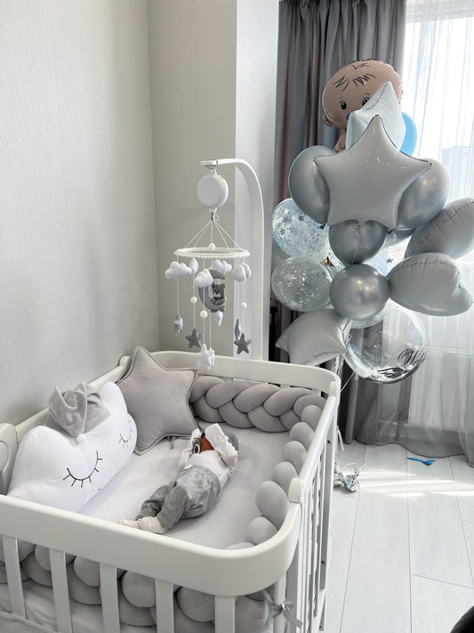 Nika Holzbaldachin und Spielzeughalter