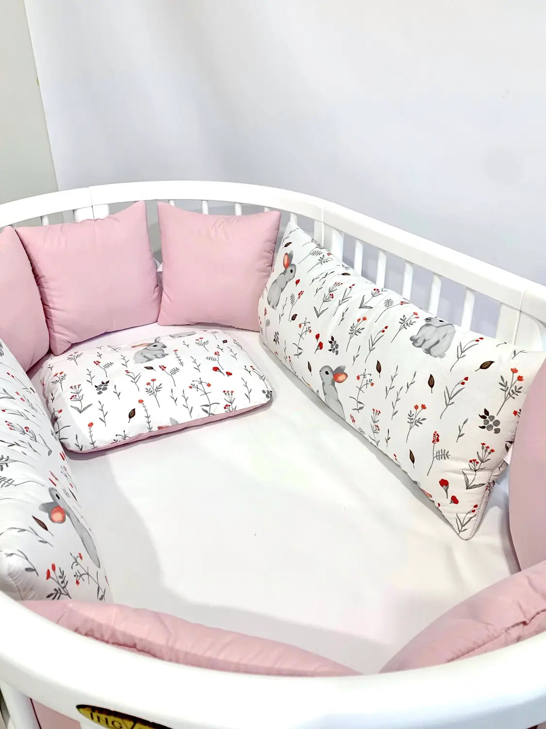 Tafel „Kissen mit Dekor“ in Pudertönen