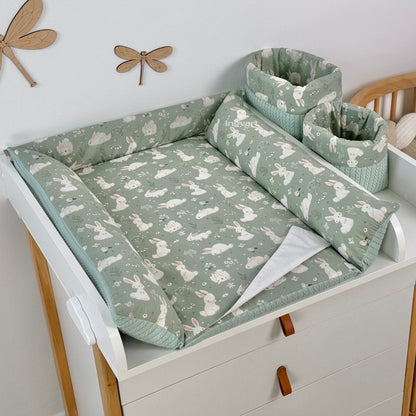 Wickelauflage „Häschen auf der grünen Wiese“